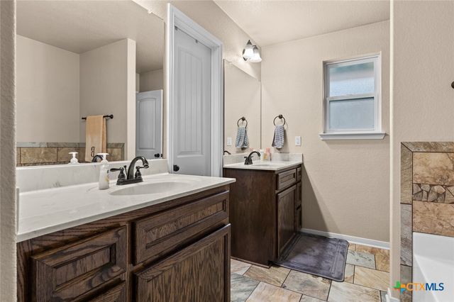 2013 Broken Shoe Trail, Temple, TX 76502