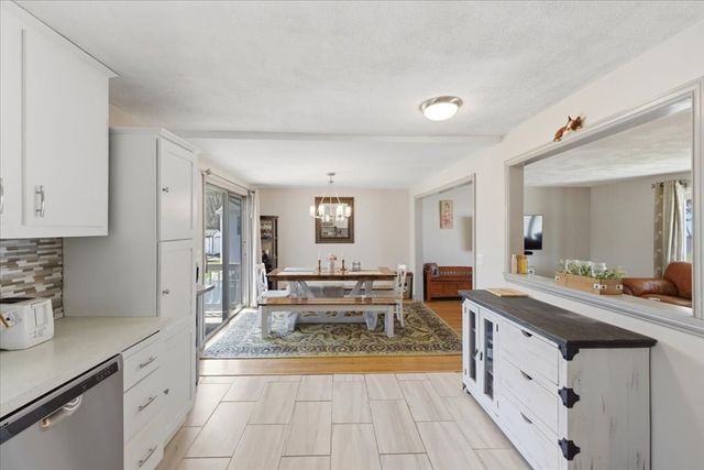 4 Flintlock Ln, Dedham, MA 02026