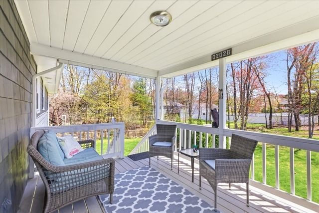 4 Flintlock Ln, Dedham, MA 02026