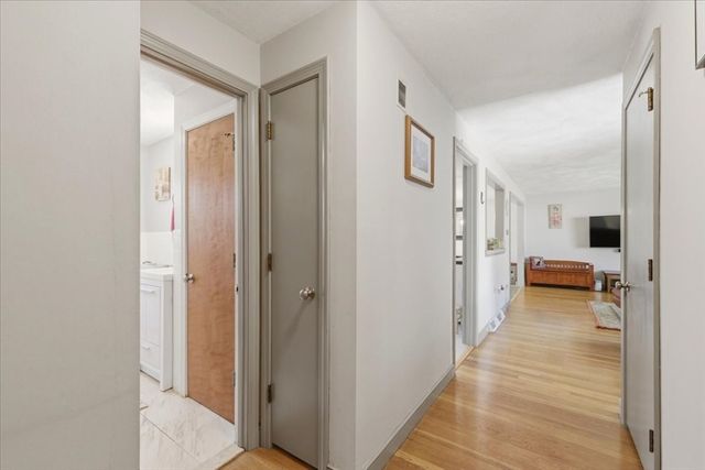 4 Flintlock Ln, Dedham, MA 02026