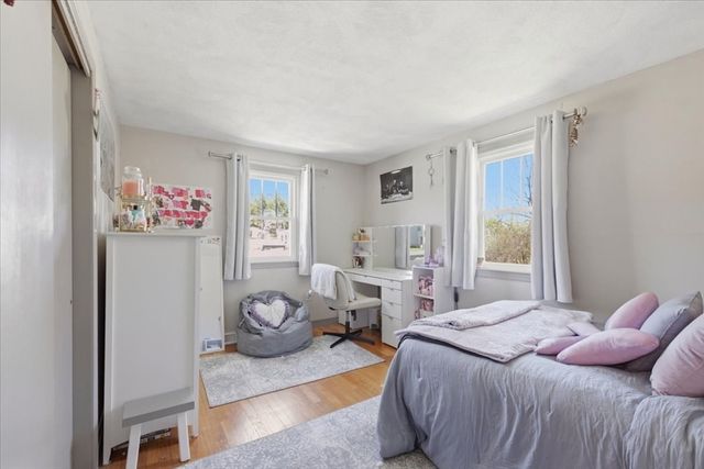 4 Flintlock Ln, Dedham, MA 02026