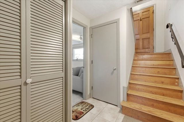 4 Flintlock Ln, Dedham, MA 02026