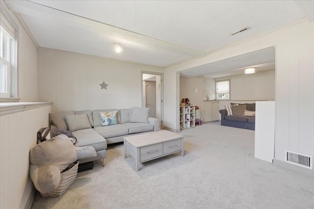 4 Flintlock Ln, Dedham, MA 02026