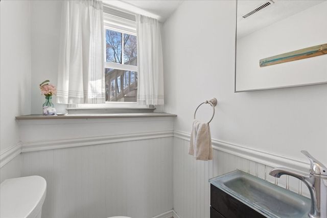 4 Flintlock Ln, Dedham, MA 02026