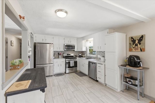 4 Flintlock Ln, Dedham, MA 02026