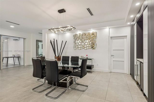 11280 NW 77th Ter, Doral, FL 33178