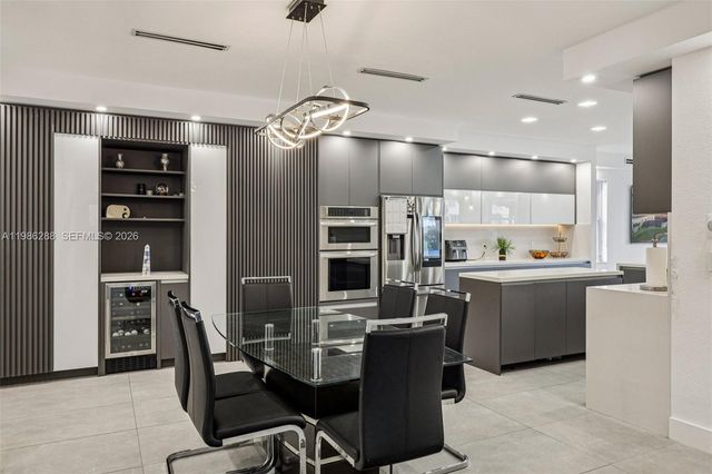 11280 NW 77th Ter, Doral, FL 33178