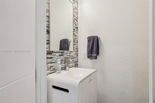 11280 NW 77th Ter, Doral, FL 33178