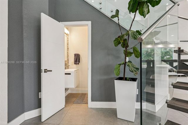 11280 NW 77th Ter, Doral, FL 33178