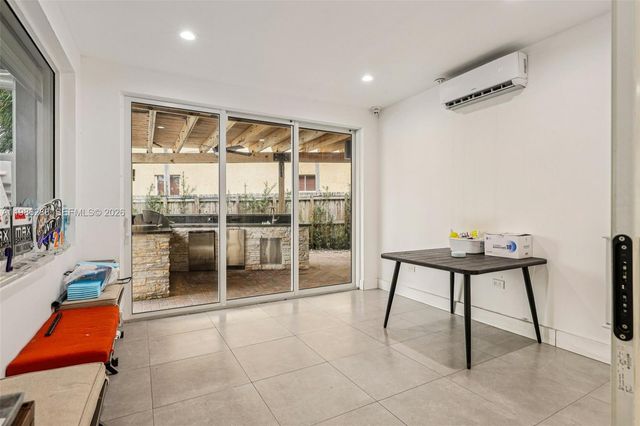 11280 NW 77th Ter, Doral, FL 33178