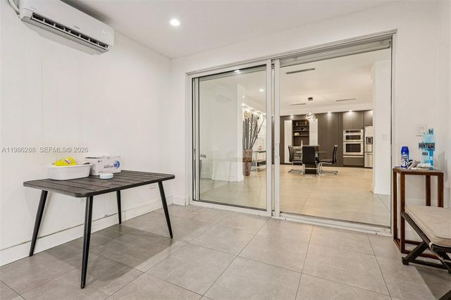 11280 NW 77th Ter, Doral, FL 33178