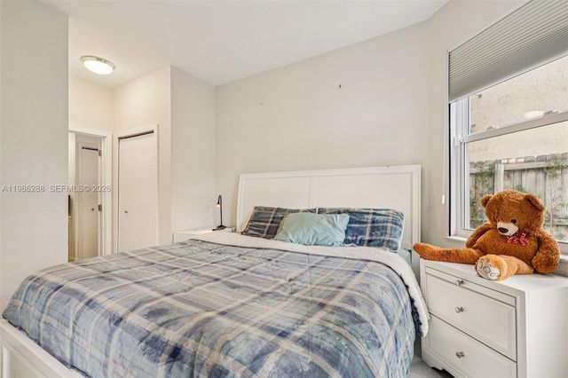 11280 NW 77th Ter, Doral, FL 33178