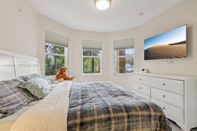 11280 NW 77th Ter, Doral, FL 33178