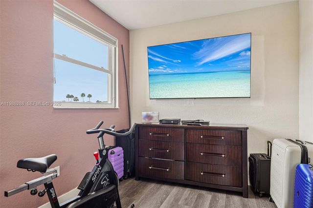 11280 NW 77th Ter, Doral, FL 33178