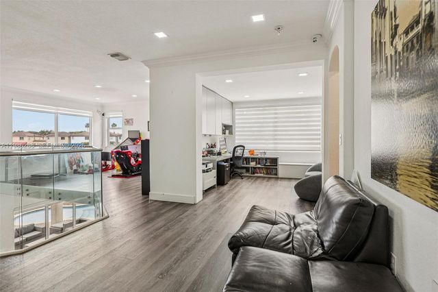 11280 NW 77th Ter, Doral, FL 33178