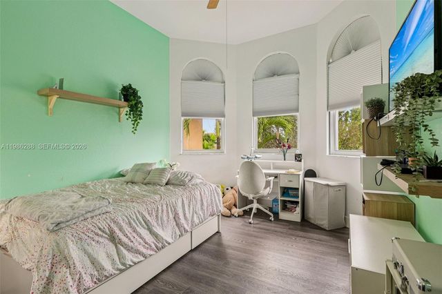 11280 NW 77th Ter, Doral, FL 33178