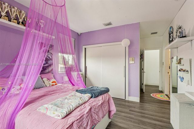 11280 NW 77th Ter, Doral, FL 33178