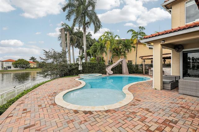 11280 NW 77th Ter, Doral, FL 33178