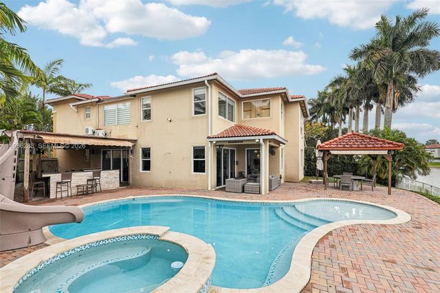 11280 NW 77th Ter, Doral, FL 33178