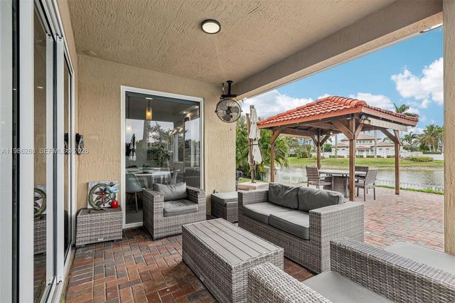 11280 NW 77th Ter, Doral, FL 33178