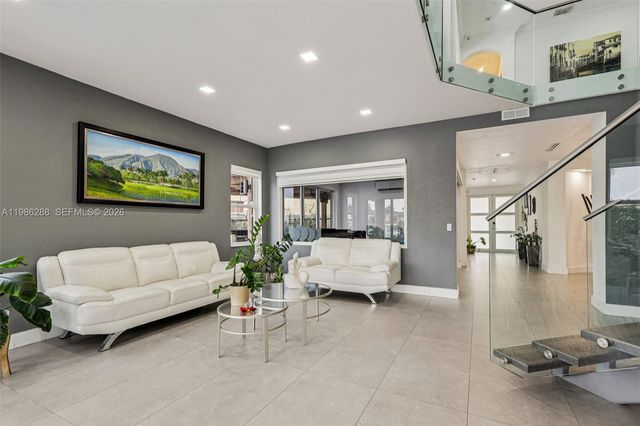 11280 NW 77th Ter, Doral, FL 33178