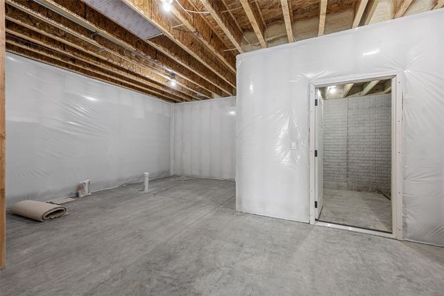 624 Rock Ridge Road, Tiffin, IA 52340