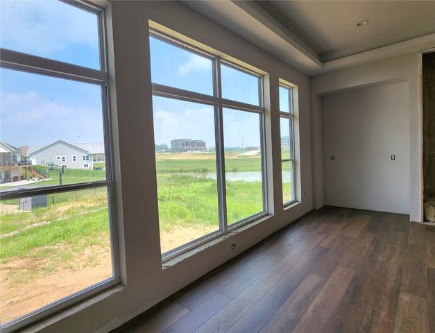 624 Rock Ridge Road, Tiffin, IA 52340