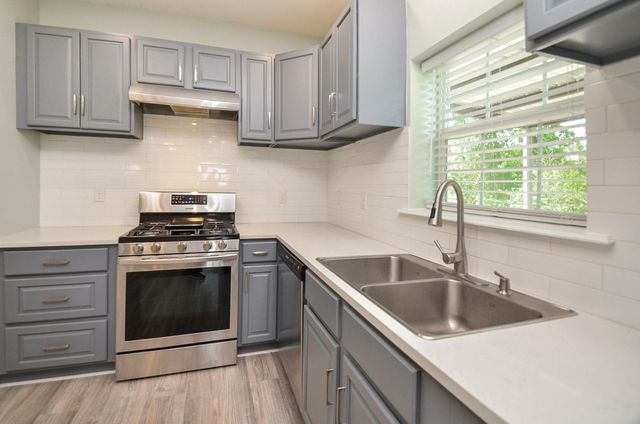 24719 Roscommon, Hempstead, TX 77445