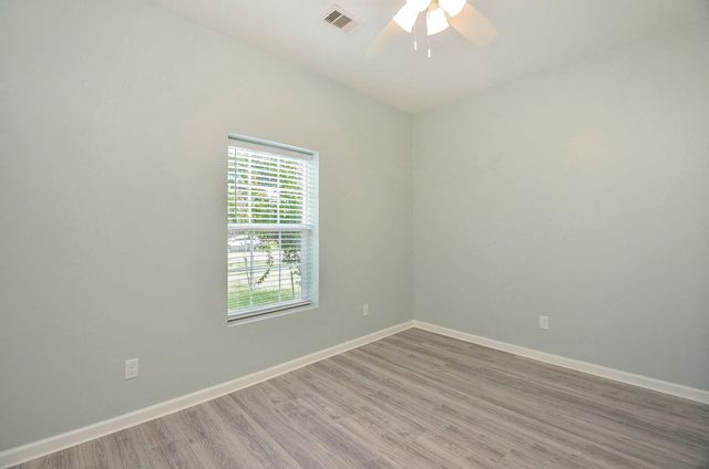 24719 Roscommon, Hempstead, TX 77445