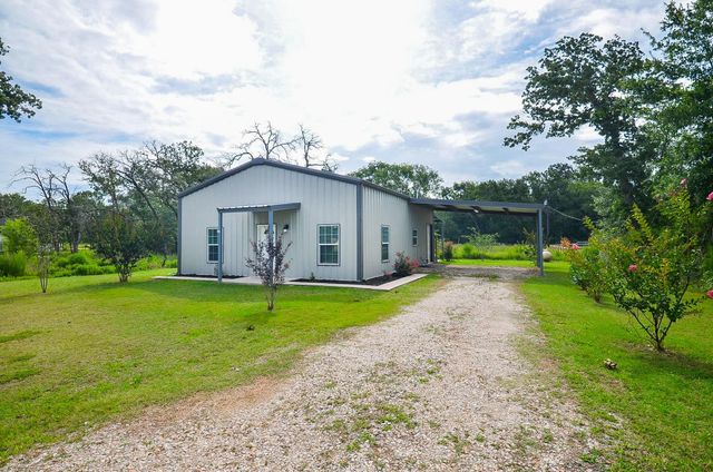 24719 Roscommon, Hempstead, TX 77445
