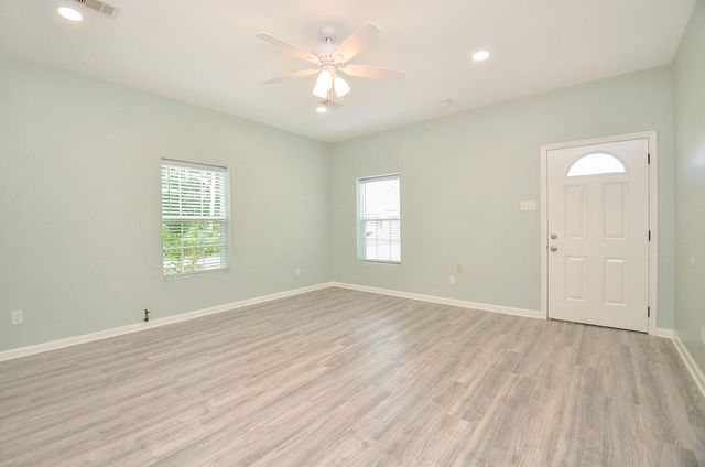 24719 Roscommon, Hempstead, TX 77445