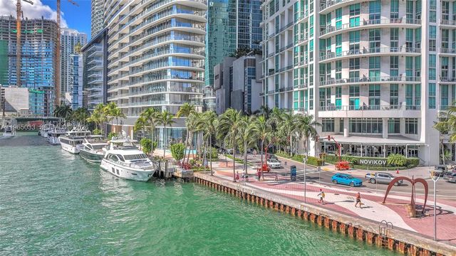 300 S Biscayne Blvd L-822, Miami, FL 33131
