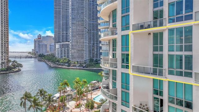 300 S Biscayne Blvd L-822, Miami, FL 33131