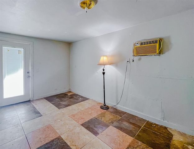 1931 SW 10th Street, Oklahoma City, OK 73108