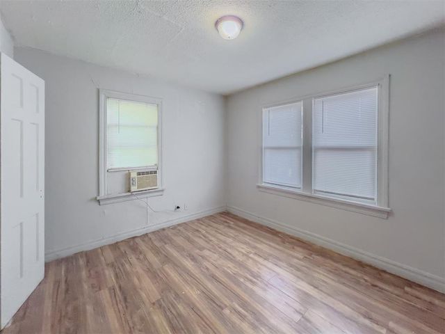 1931 SW 10th Street, Oklahoma City, OK 73108