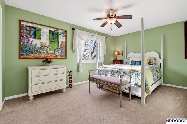 5524 N 113th Street, Omaha, NE 68164