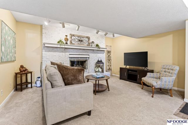 5524 N 113th Street, Omaha, NE 68164