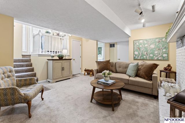 5524 N 113th Street, Omaha, NE 68164