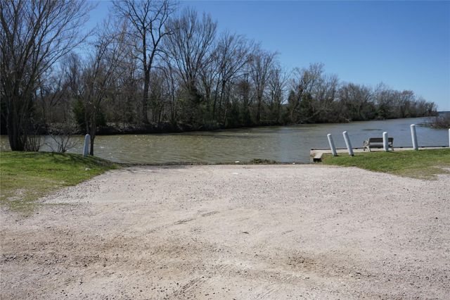 9587 Darkwood Street, Willis, TX 77318
