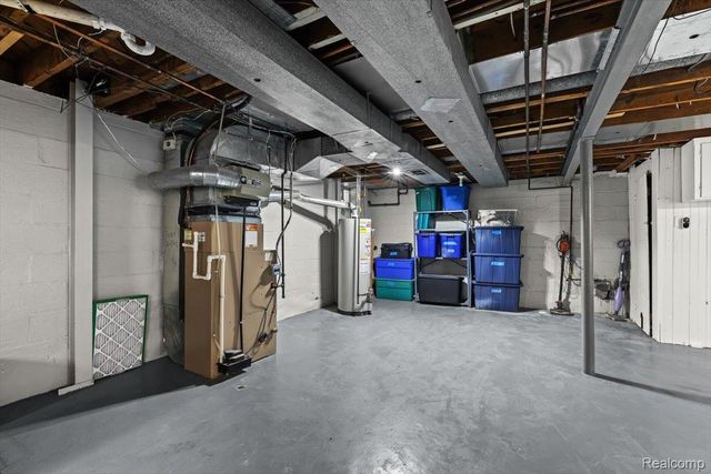 1818 Norwood Drive, Grosse Pointe Woods, MI 48236