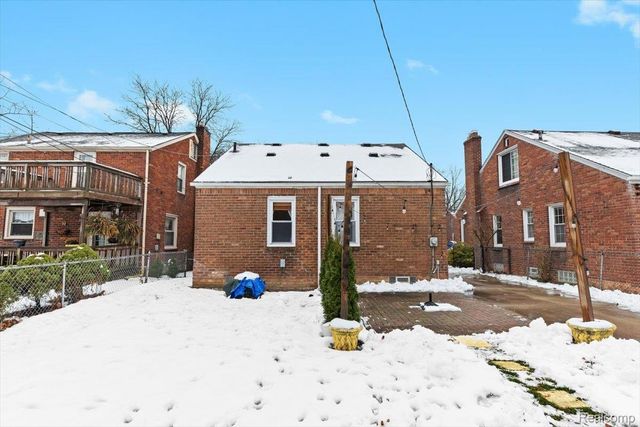 1818 Norwood Drive, Grosse Pointe Woods, MI 48236