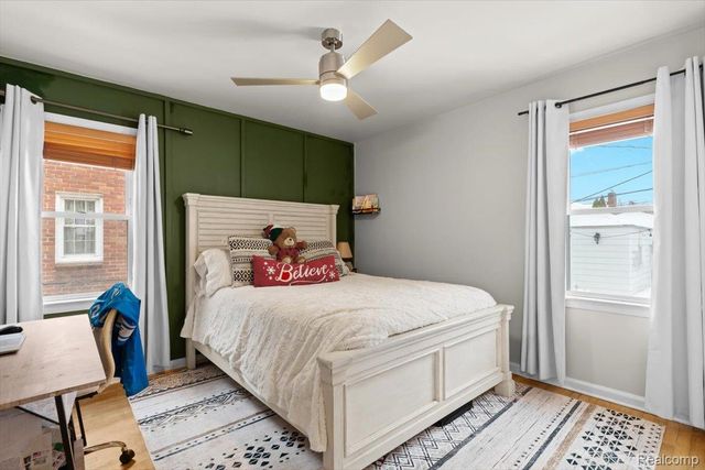 1818 Norwood Drive, Grosse Pointe Woods, MI 48236