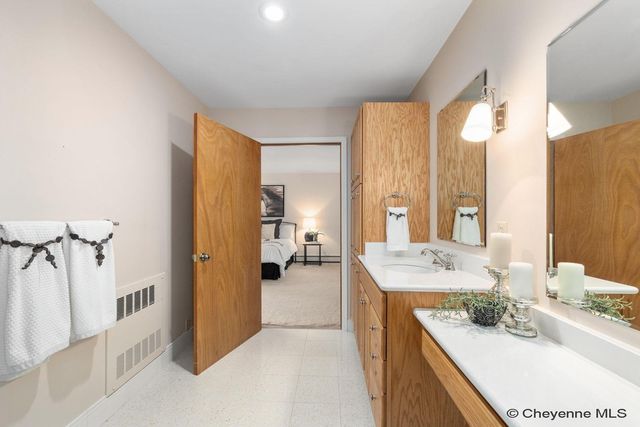 318 W 2ND AVE, Cheyenne, WY 82001