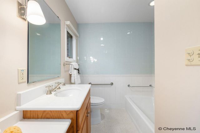 318 W 2ND AVE, Cheyenne, WY 82001