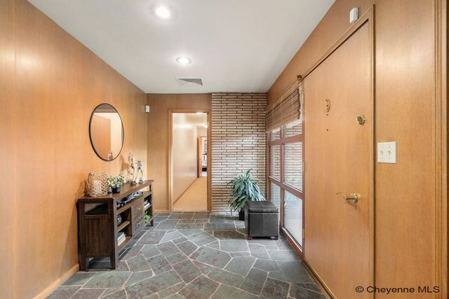 318 W 2ND AVE, Cheyenne, WY 82001