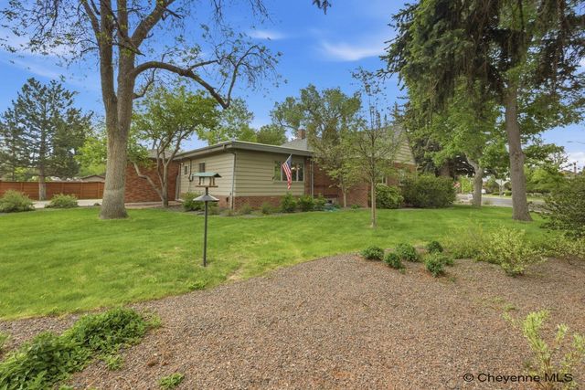 318 W 2ND AVE, Cheyenne, WY 82001