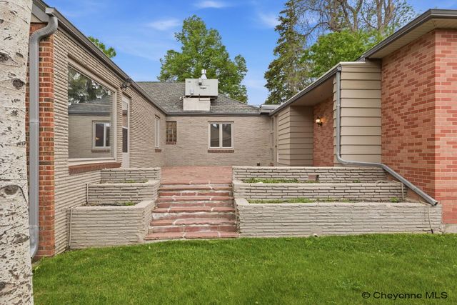 318 W 2ND AVE, Cheyenne, WY 82001