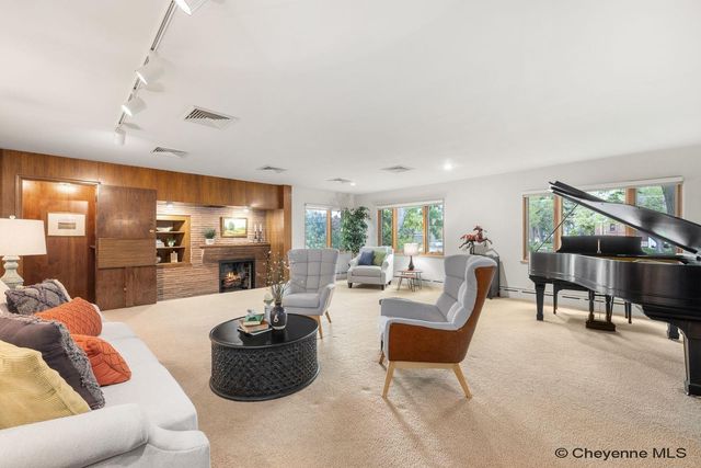 318 W 2ND AVE, Cheyenne, WY 82001