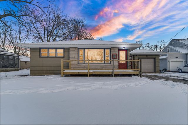 430 S East Street, Crown Point, IN 46307