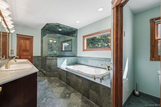 10 Rockingham Road, Spring Valley, NY 10977
